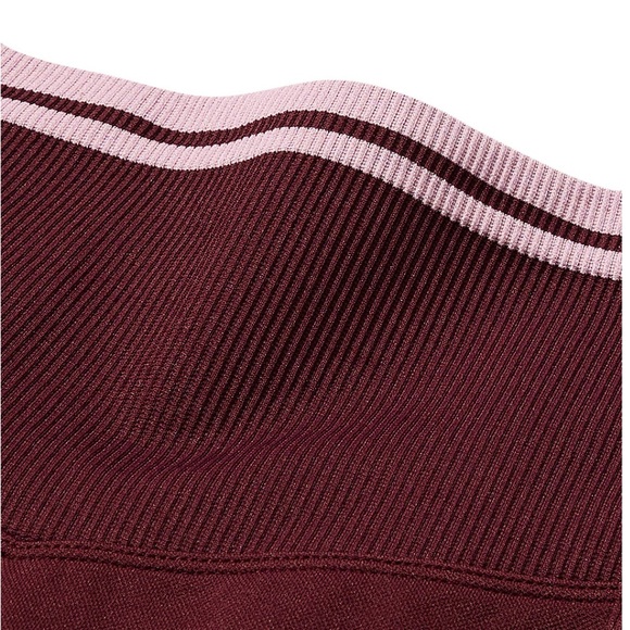 VS PINK LEGGINGS & SPORTS BRA SET - Picture 7 of 11